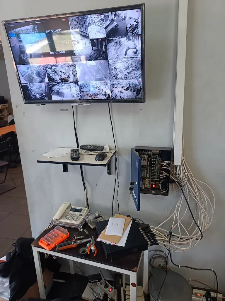 Pemasangan 16 Titik CCTV Pabrik dan Setup TV Monitoring Terpusat - PT. Metabe Indonesia