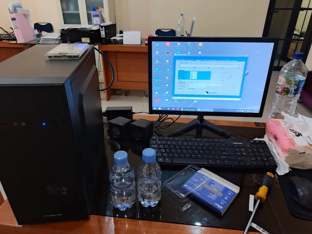 Upgrade SSD dan Migrasi Sistem Massal Komputer Kantor PT Solusi Prima Mandiri - PT. Solusi Prima Mandiri
