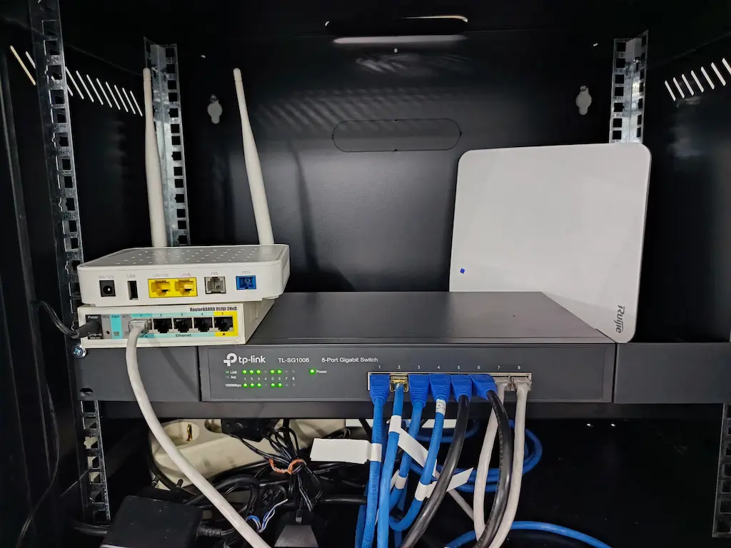 Konfigurasi Router MikroTik dan Distribusi Wi-Fi Kantor Logistik Jababeka - PT. Eska Cahyadi Bersaudara