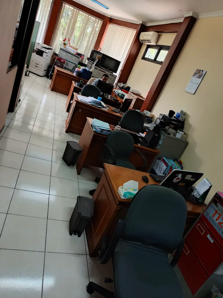 Upgrade SSD Massal Seluruh Komputer Pelayanan Publik Kantor Kelurahan Rawamangun - Kantor Kelurahan Rawamangun