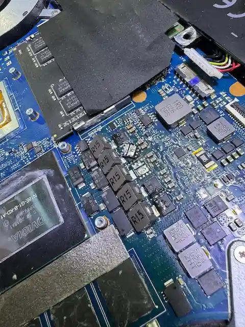 Berapa Biaya Perbaikan IC Laptop Mati Total Akibat Short Circuit di Bekasi? - CV TEKNISIKU Foto Dokumentasi: Berapa Biaya Perbaikan IC Laptop Mati Total Akibat Short Circuit di Bekasi? - Service Laptop & Perbaikan Laptop Panggilan CV TEKNISIKU Cibitung Cikarang Bekasi